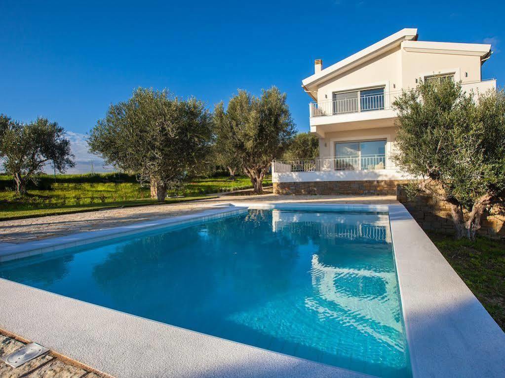 Abelia Luxurious Villas ฟีนีคุนตา ภายนอก รูปภาพ
